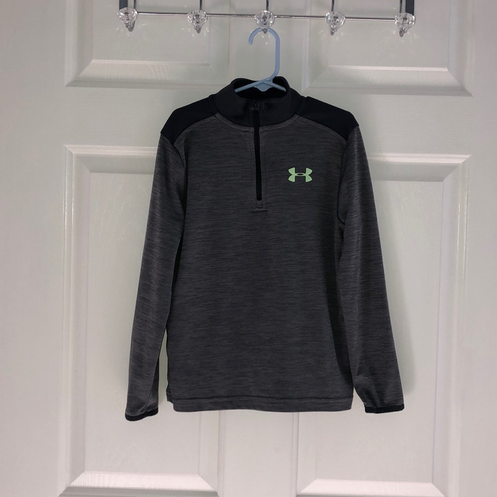 Under Armour boys 1/2 zip shirt